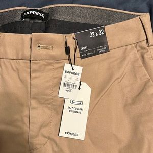 32x32 Express hyper stretch skinny pants .